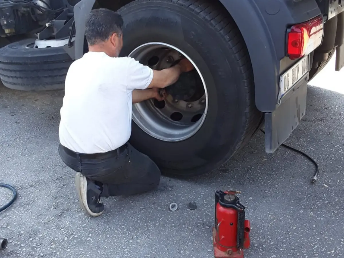 Akdağmadeni Oto Lastikçi